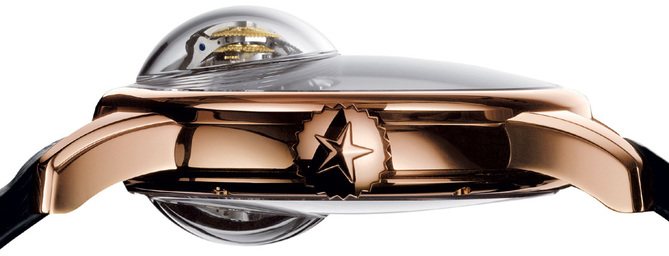 Zenith Christophe Colomb ou la première montre dont la marche s'affranchit des mouvements de son porteur… Zenith Christophe Colomb ou la première montre dont la marche s'affranchit des mouvements de son porteur…