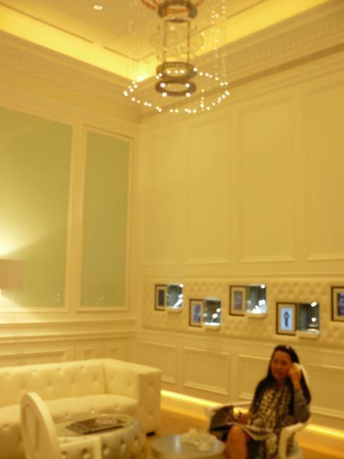 Watch café, atelier horloger ET salon de thé : un concept original en provenance de Bangkok Watch café, atelier horloger ET salon de thé : un concept original en provenance de Bangkok