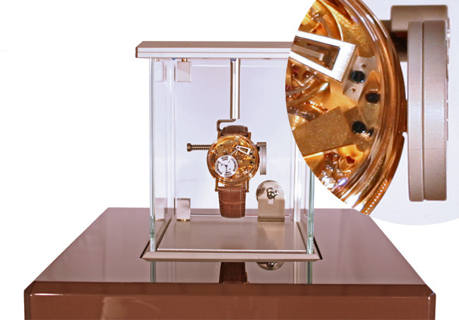 La vitrine Pulsograph pour Breguet de Xavier Dietlin : la pendule du 21ème siècle