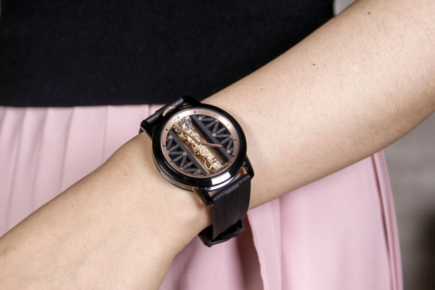 Corum Golden Bridge Titane DLC Corum Golden Bridge Titane DLC