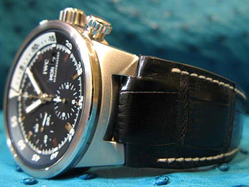 Bracelet en alligator noir mat sur montre IWC Aquatimer