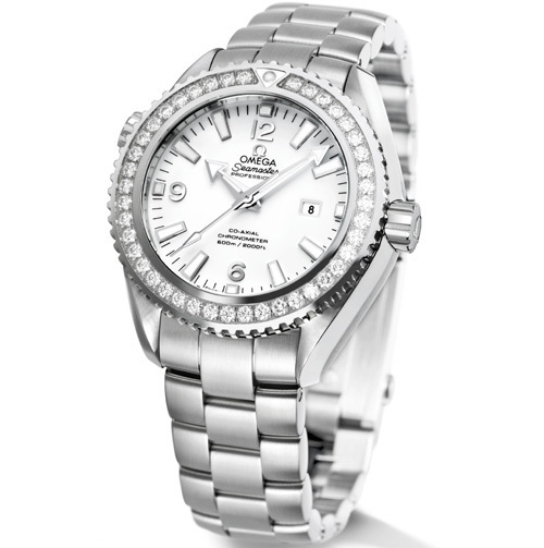 Omega poursuit le développement de la collection Planet Ocean : quatre nouveaux modèles Omega poursuit le développement de la collection Planet Ocean : quatre nouveaux modèles