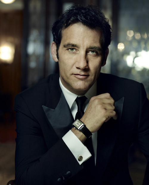 Clive Owen portant une Reverso