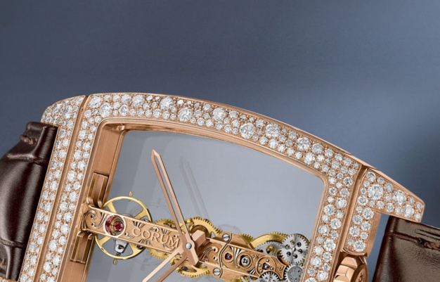 Corum Golden Bridge serti neige (détail) Corum Golden Bridge serti neige (détail)