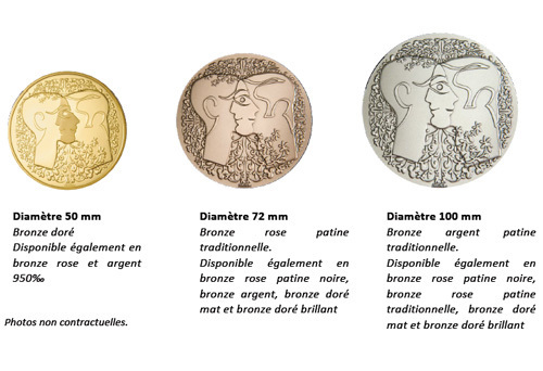 Christian Lacroix et la Monnaie de Paris créent la Médaille du Pacs : trois pièces en bronze Christian Lacroix et la Monnaie de Paris créent la Médaille du Pacs : trois pièces en bronze