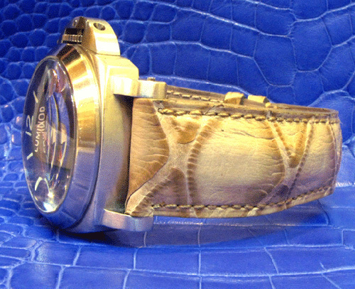 Le cuir de pangolin : la chronique de l’Atelier du Bracelet Parisien Le cuir de pangolin : la chronique de l’Atelier du Bracelet Parisien