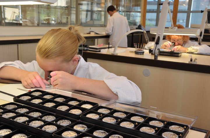 Pequignet Manufacture : le Calibre Royal arrive à Paris le 28 mai Pequignet Manufacture : le Calibre Royal arrive à Paris le 28 mai