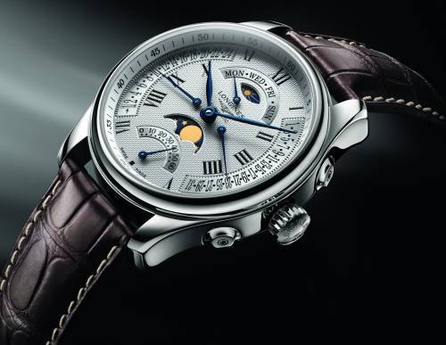 The Longines Master Collection Retrograde  Moon Phases : le ballet des aiguilles rythme les phases de la lune