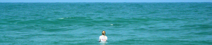 Swatch Girl Pro France : Swatch surfing in Hossegor !