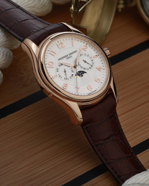 Frédérique Constant : la nouvelle montre Runabout Moonphase