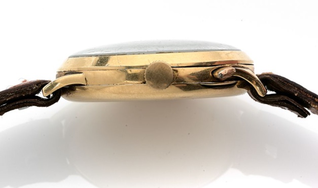 Un chrono monopoussoir Rolex réf 2021 en vente chez Artcurial Un chrono monopoussoir Rolex réf 2021 en vente chez Artcurial