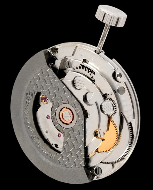 Yonger & Bresson Versailles : 45 heures de réserve de marche pour ce mouvement « maison » Yonger & Bresson Versailles : 45 heures de réserve de marche pour ce mouvement « maison »