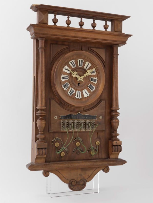 Horloge d'auberge, v. 1900 © MIH, V. Savanyu Horloge d'auberge, v. 1900 © MIH, V. Savanyu