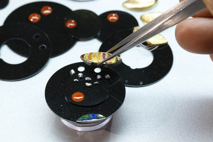 Van Cleef & Arpels Complication Poétique De la Terre à la Lune : pure merveille Van Cleef & Arpels Complication Poétique De la Terre à la Lune : pure merveille
