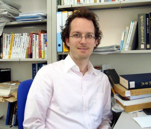 Pierre-Yves Donzé Pierre-Yves Donzé