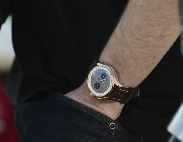 Breitling Chronographe B01 Wheels and Waves Breitling Chronographe B01 Wheels and Waves