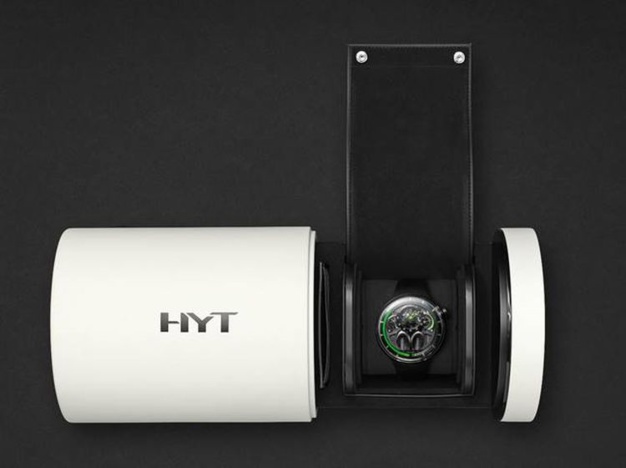 HYT arrive chez Mr Porter