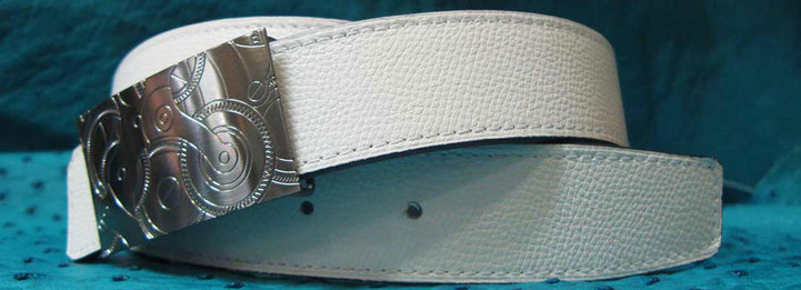 Boucles horlogères pour ceintures en cuir à l’Atelier du Bracelet Parisien