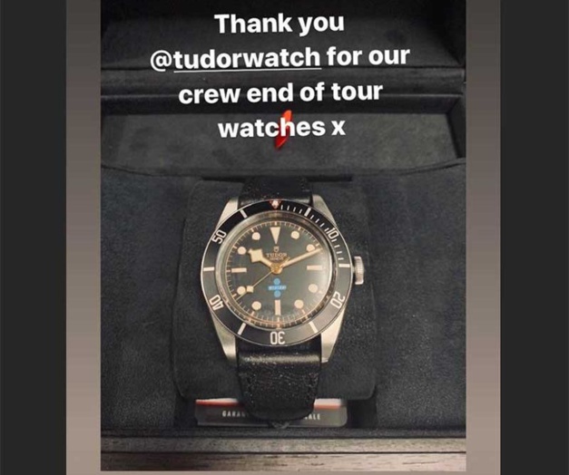 Le chanteur Ed Sheeran offre une Tudor à toute son équipe pour la fin de sa tournée Divide