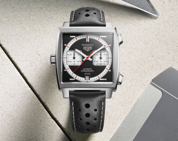 TAG Heuer Monaco 50ème anniversaire : look "noir, blanc et orange" pour les années 2000 TAG Heuer Monaco 50ème anniversaire : look "noir, blanc et orange" pour les années 2000