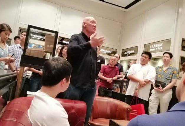Jean-Claude Biver à Singapour à L'Atelier The Hour Glass, copyright Montres de luxe Jean-Claude Biver à Singapour à L'Atelier The Hour Glass, copyright Montres de luxe