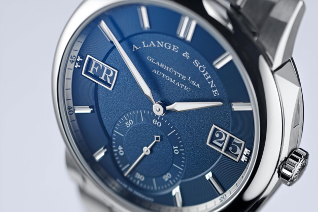 Lange & Söhne Odysseus : une surprise de taille et en acier