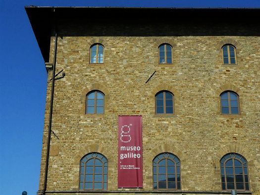 Officine Panerai offre son Jupiterium au Museo Galileo de Florence Officine Panerai offre son Jupiterium au Museo Galileo de Florence