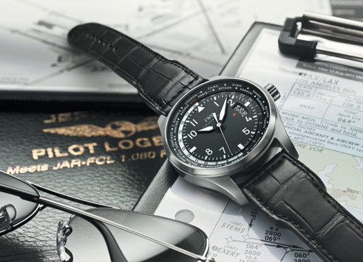 IWC Montre d’Aviateur Heure Universelle : bagage à main IWC Montre d’Aviateur Heure Universelle : bagage à main