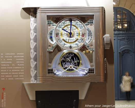 Jaeger-LeCoultre : une horloge géante place Vendôme masque les travaux d’agrandissement de la boutique