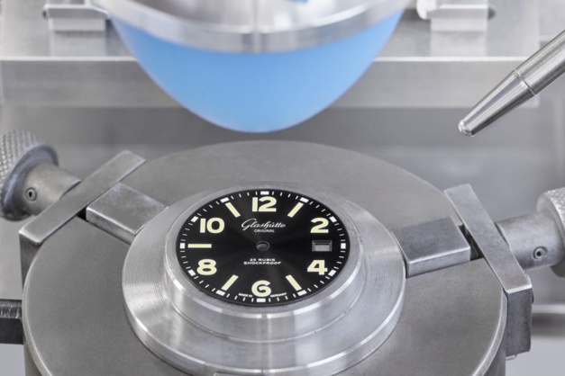 Glashütte Original : les secrets de la fabrication des cadrans de la SeaQ Glashütte Original : les secrets de la fabrication des cadrans de la SeaQ