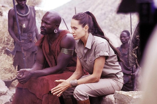 Lara Croft, le berceau de la vie : Angelina Jolie porte une montre Tissot T-Touch