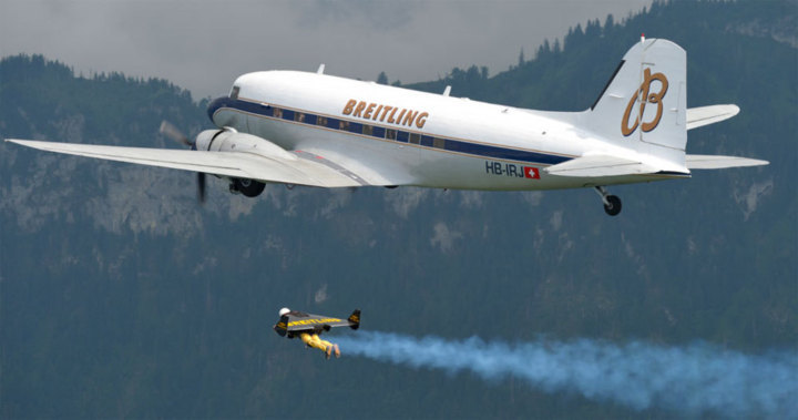 Jetman : aux premières loges depuis le Breitling DC-3 Jetman : aux premières loges depuis le Breitling DC-3