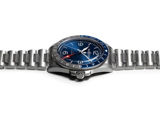 Bell & Ross BR V2-93 GMT Blue : quand on pourra reprendre l'avion... Bell & Ross BR V2-93 GMT Blue : quand on pourra reprendre l'avion...