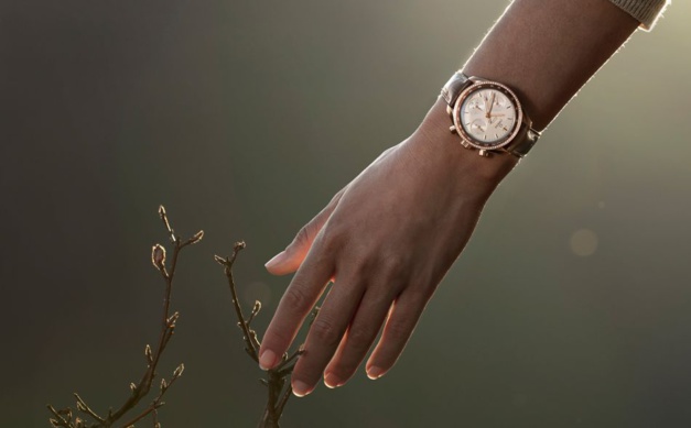Omega : une Speed' 38 mm en or très féminine Omega : une Speed' 38 mm en or très féminine