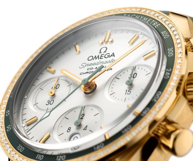 Omega : une Speed' 38 mm en or très féminine Omega : une Speed' 38 mm en or très féminine