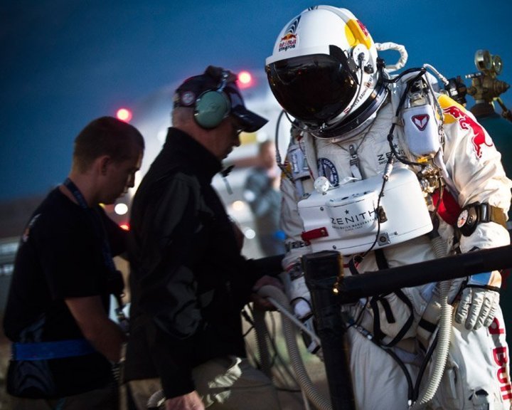 Felix Baumgartner et sa Zenith El Primero Stratos Flyback Striking 10th : l’étoffe des héros Felix Baumgartner et sa Zenith El Primero Stratos Flyback Striking 10th : l’étoffe des héros