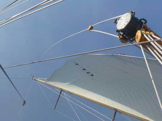 Eilean : visite guidée du splendide ketch bermudien d’Officine Panerai