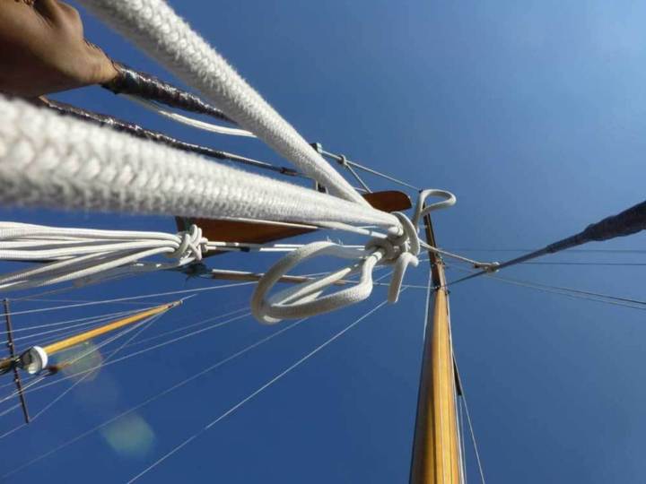 Eilean : visite guidée du splendide ketch bermudien d’Officine Panerai