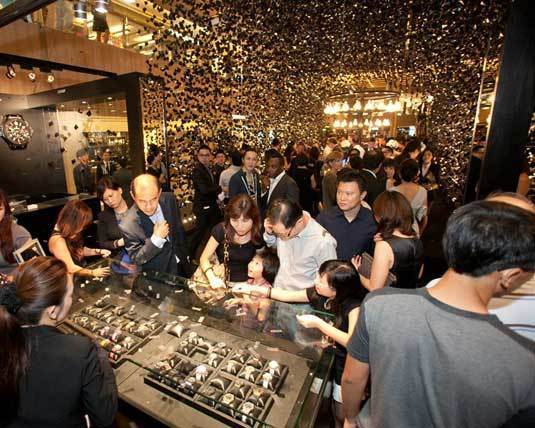 Hublot : un pop-up store à Singapour avec The Hour Glass