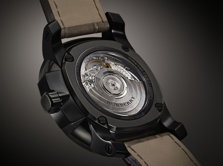 Burberry The Britain : du trench-coat au trench-watch Burberry The Britain : du trench-coat au trench-watch