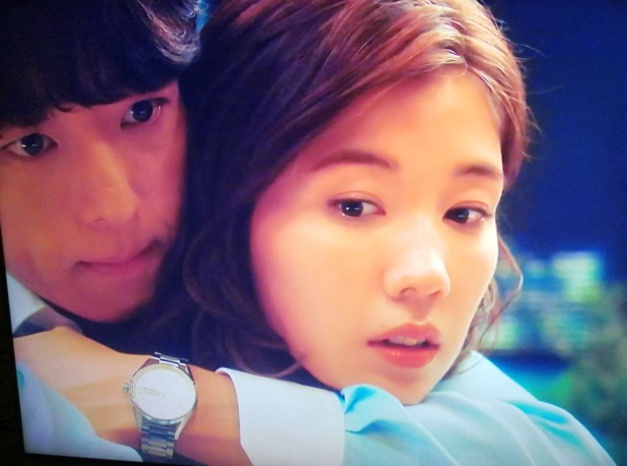 Tokyo Bachelors : Issey Takahashi porte une TAG Heuer Carrera jour et date