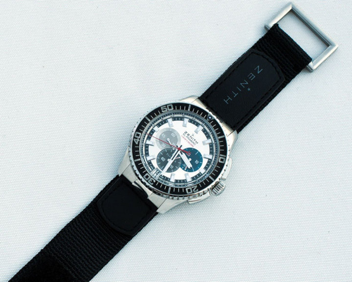 Avec Felix Baumgartner, le chrono Zenith Stratos devient la première montre à franchir le mur du son