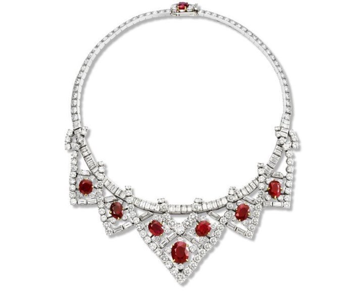 Collier en rubis et diamants d’Elizabeth Taylor. Cartier Paris, 1951, modifié en 1953. (Studio Gérard, Cartier Collection © Cartier)