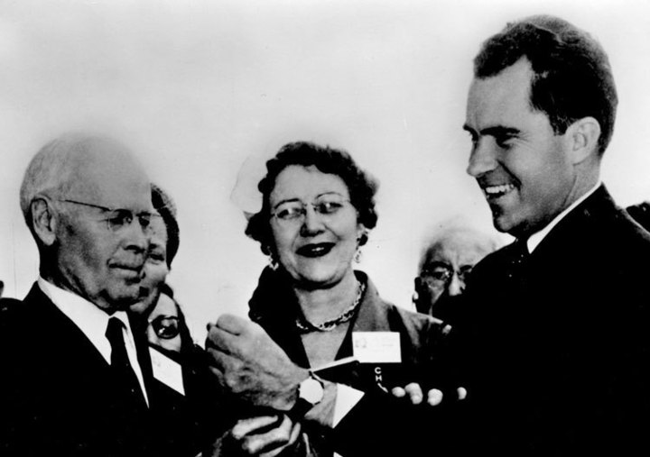 Richard Nixon, à droite Richard Nixon, à droite