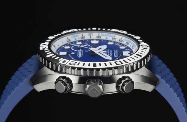 Citizen Satellite Wave GPS Dive 200m Super Titanium : une plongeuse reliée au GPS !