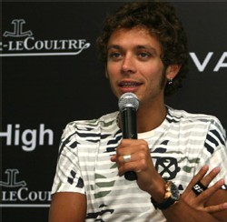 Valentino Rossi portant la Master Compressor Extreme World Chronograph Valentino Rossi portant la Master Compressor Extreme World Chronograph