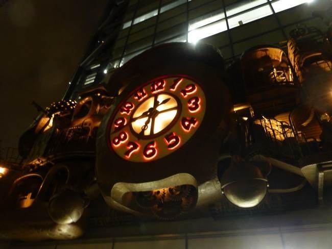 Horloge de Miyazaki dans Shiodome, Tokyo Horloge de Miyazaki dans Shiodome, Tokyo