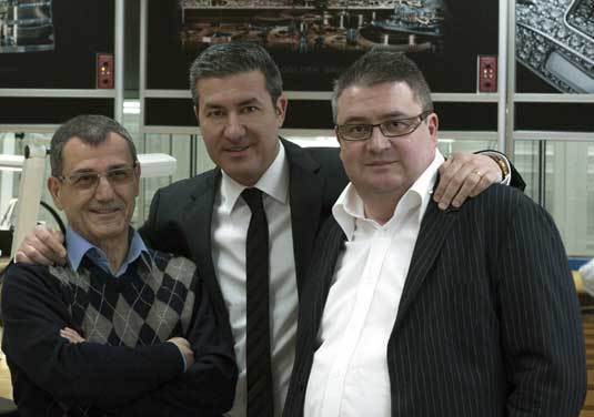 Vincent Calabrese à gauche et Antionio Calce au centre Vincent Calabrese à gauche et Antionio Calce au centre