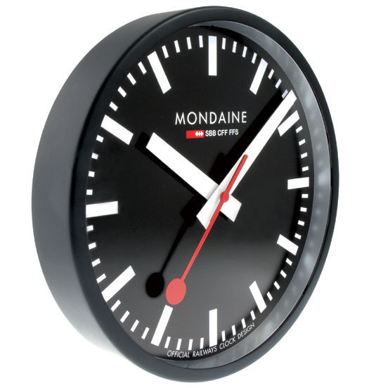 L’horloge Mondaine s’invite chez vous