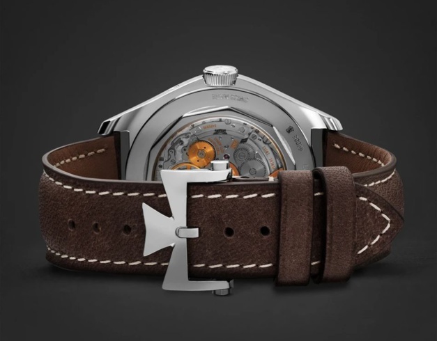 Vacheron Constantin : une Fiftysix date-jour en acier en exclu sur Mr Porter Vacheron Constantin : une Fiftysix date-jour en acier en exclu sur Mr Porter
